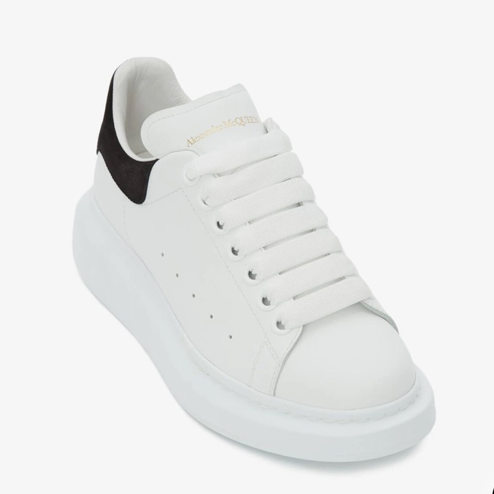 Alexander McQueen Women's Oversized Sneaker in White/Black - worn twice!!!